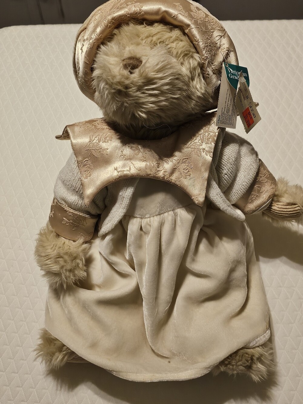 Vintage Russ Victorian Grace Plush Bear Clara #5650 NWT Satin Dress Bonnet